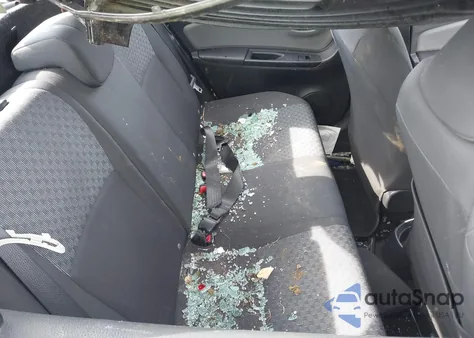 2015 Toyota Yaris L z USA, uszkodzony, nr VIN VNKKTUD3XFA035764